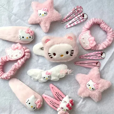 Komplet 10 lasnih dodatkov Hello Kitty